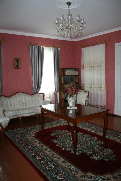 Guesthouse Gegi Kutaisi Quarto foto