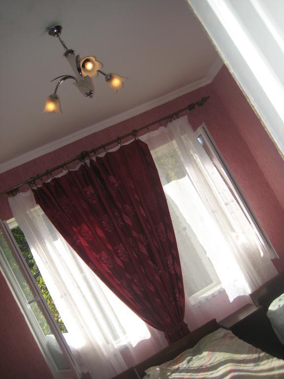Guesthouse Gegi Kutaisi Quarto foto