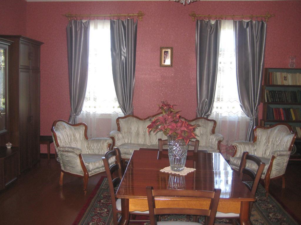 Guesthouse Gegi Kutaisi Quarto foto